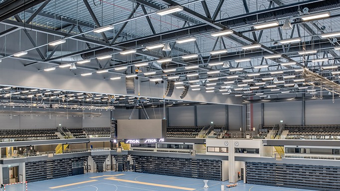 CBA再出顶级锋线球员！场均17分6板，完胜张镇麟和曾凡博